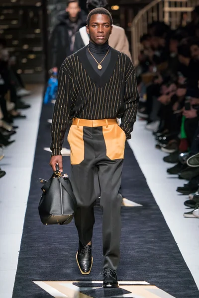 Look 46